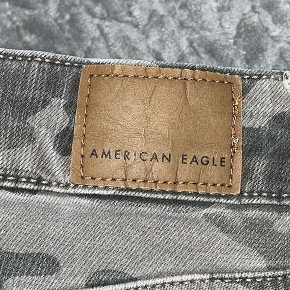 American Eagle N(E)XT LEVEL STRETCH Hi-Rise Jeggings.  Camouflage. Size 2 Short. - Picture 2 of 12